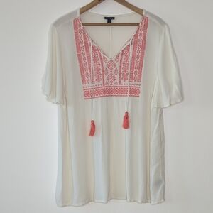 Torrid Size 2 Crinkle Gauze Embroidered Top White and Red Plus Size